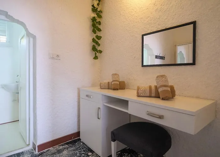 Imrens Готель Чешме