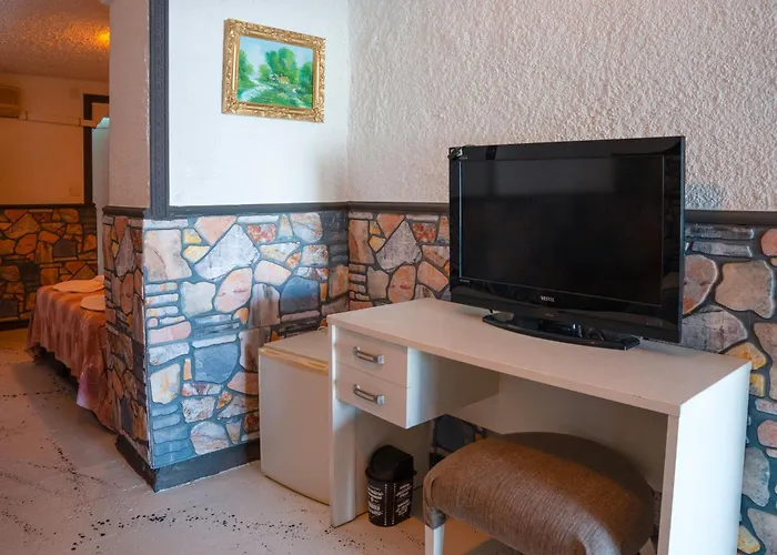 Imrens Готель *