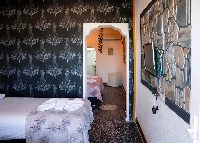 Imrens Готель *